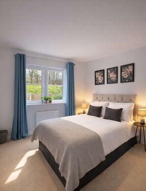 3 chambres, fer et planche à repasser, Wi-Fi, draps fournis