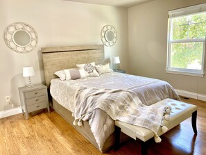 4 bedrooms, desk, iron/ironing board, free WiFi