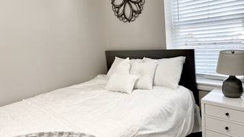 4 bedrooms, desk, iron/ironing board, free WiFi