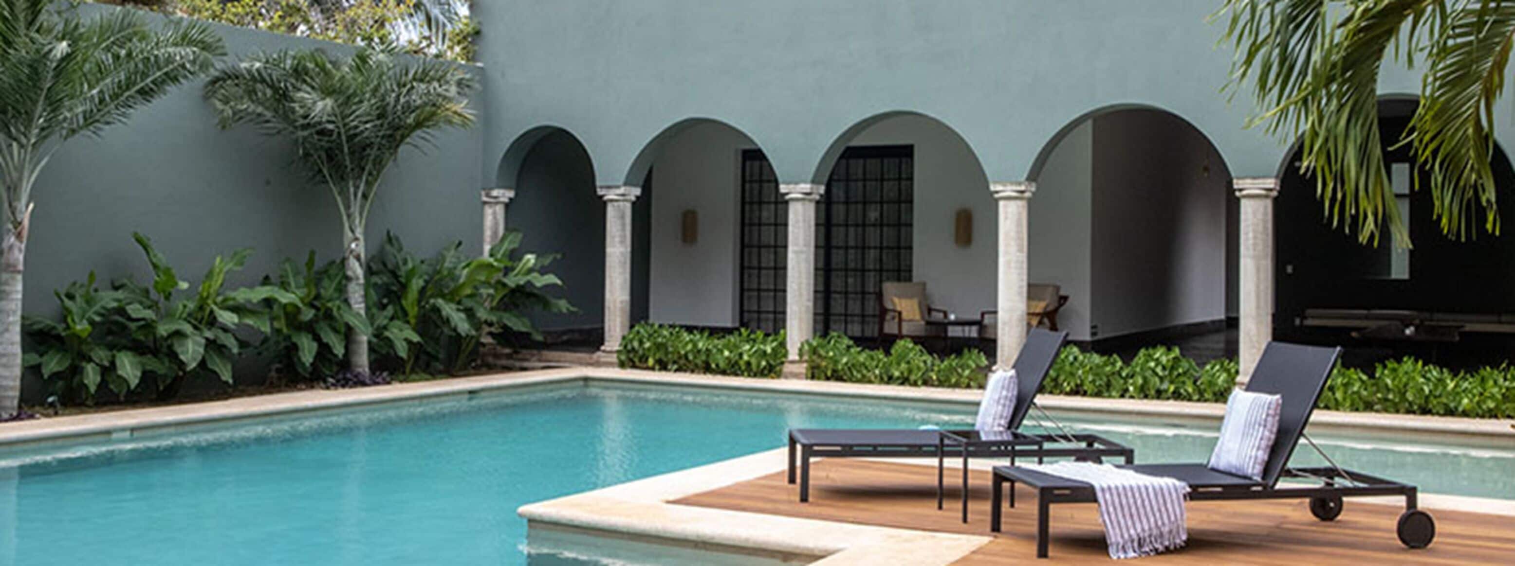 Outdoor pool, open 9:00 AM to 9:00 PM, sun loungers