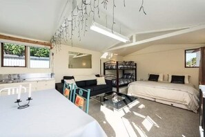 3 bedrooms, iron/ironing board