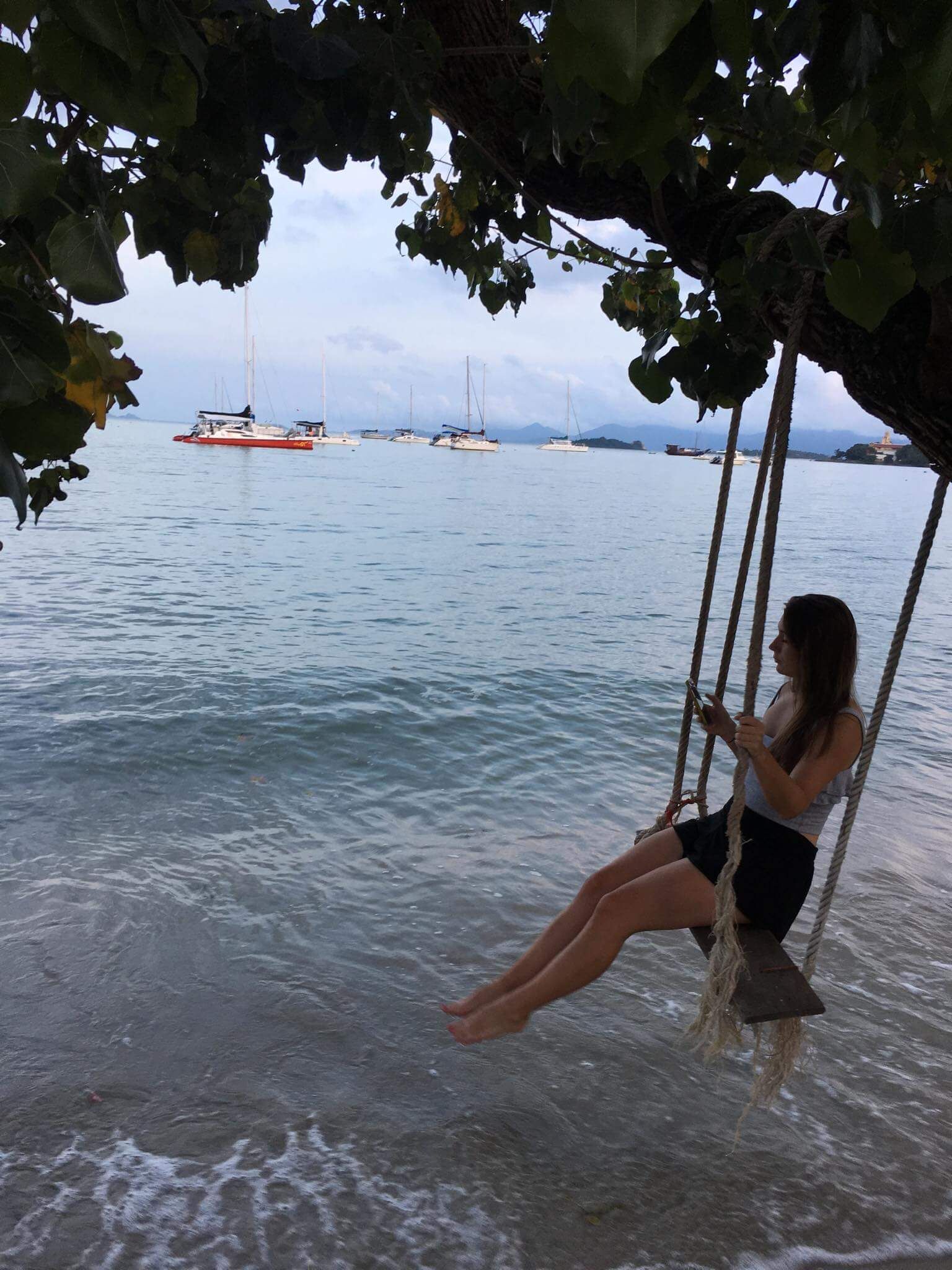 Playa en los alrededores y camastros 