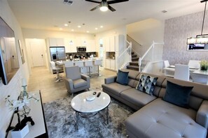 Room - Brand New Modern Town Home with Pvt Pool near Disney (Davenport)