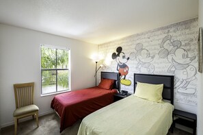 Townhome, 4 Bedrooms, Non Smoking, Kitchen | 4 bedrooms, iron/ironing board, cots/infant beds, free WiFi - Amazing Townhouse 4Bdr 3Bth Spa Resort near Disney (Davenport)