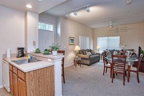 Townhome, 4 Bedrooms, Non Smoking, Kitchen | 4 bedrooms, iron/ironing board, cribs/infant beds, free WiFi - Great location 4Bed 3bth Townhouse with kids themed room (Kissimmee)