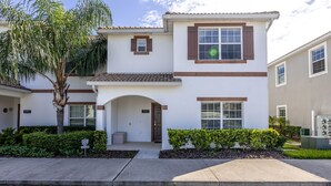 5 bedrooms, iron/ironing board, cots/infant beds, free WiFi - Cozzy home 5Bdr 5Bath with Pvt Pool and close to Disney parks (Kissimmee)