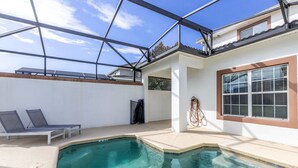 5 bedrooms, iron/ironing board, cots/infant beds, free WiFi - Cozzy home 5Bdr 5Bath with Pvt Pool and close to Disney parks (Kissimmee)