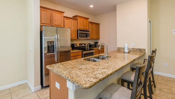 5 bedrooms, iron/ironing board, cots/infant beds, free WiFi - Cozzy home 5Bdr 5Bath with Pvt Pool and close to Disney parks (Kissimmee)