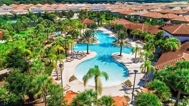 5 bedrooms, iron/ironing board, cots/infant beds, free WiFi - Brand New Luxury home 5Bdr 4,5Bath with pvt pool and large patio area close to Disney parks (Davenport)