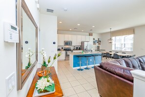 Casa de ciudad, 4 habitaciones, para no fumadores, cocina | 4 habitaciones, tabla de planchar con plancha, cunas y wifi gratis 