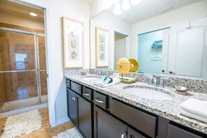 Townhome, 5 Bedrooms, Non Smoking, Kitchen | Bathroom - Amazing New TownHome 5 Bdr 4,5 Bath with Pvt Pool and Access to Clubhouse,15min from Disney (Kissimmee)