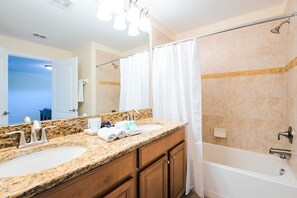 Bathroom - Contemporary 4 Bed 3 Bath Town Home With Upgrades, Private Pool i Close to Disney, Shopping (Kissimmee)