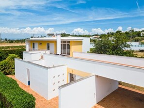 Exterior - Villa Caixinha 2 - Modern villa - By Salgados beach, shops, bars, and restaurant (Guia)