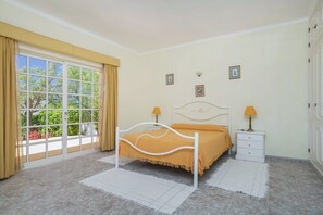 3 Schlafzimmer, Bügeleisen/Bügelbrett, WLAN, Bettwäsche