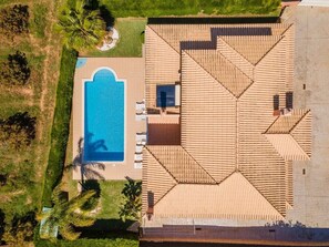 Exterior - Villa Hugo - bright, modern, walk to restaurants (Albufeira)