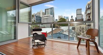 Split-Level Executive 2BR Darlinghurst Apartment with a New York Feel