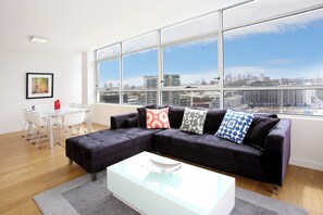 TV, stereo - Modern and Bright 3BR Executive Apartment in Zetland with Views (Zetland)