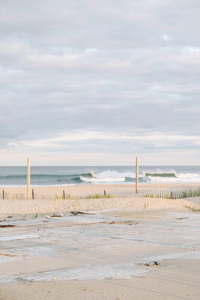 The Melrose, Room 1A- Queen Bed & Bath: Romantic Getaway, Steps from the Beach,