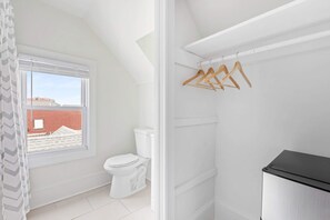 Shower - The Melrose, 3A - Queen Bed & Bath: Romantic Getaway, Steps from the Beach, Cozy (Neptune Township)