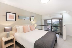 1 bedroom, iron/ironing board, WiFi, bed sheets - Spacious 1BR CBD Apartment in Unrivalled Location next to Darling Harbour (Sydney)