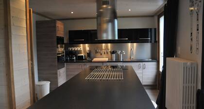 BOURG D'OISANS : Le TĂ©lĂ©graphe â
Saunaâ
Billardâ
6 chambresâ
Salle de jeux