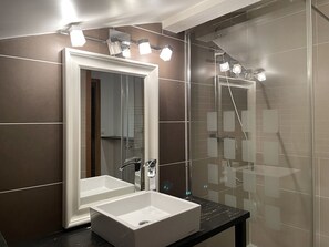 Badewanne, Haartrockner
