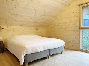 5 bedrooms, free WiFi, wheelchair access