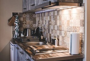 Fridge, oven, stovetop, coffee/tea maker - Modern Studio in Athens- Psyri,Monastiraki square. (Athens)