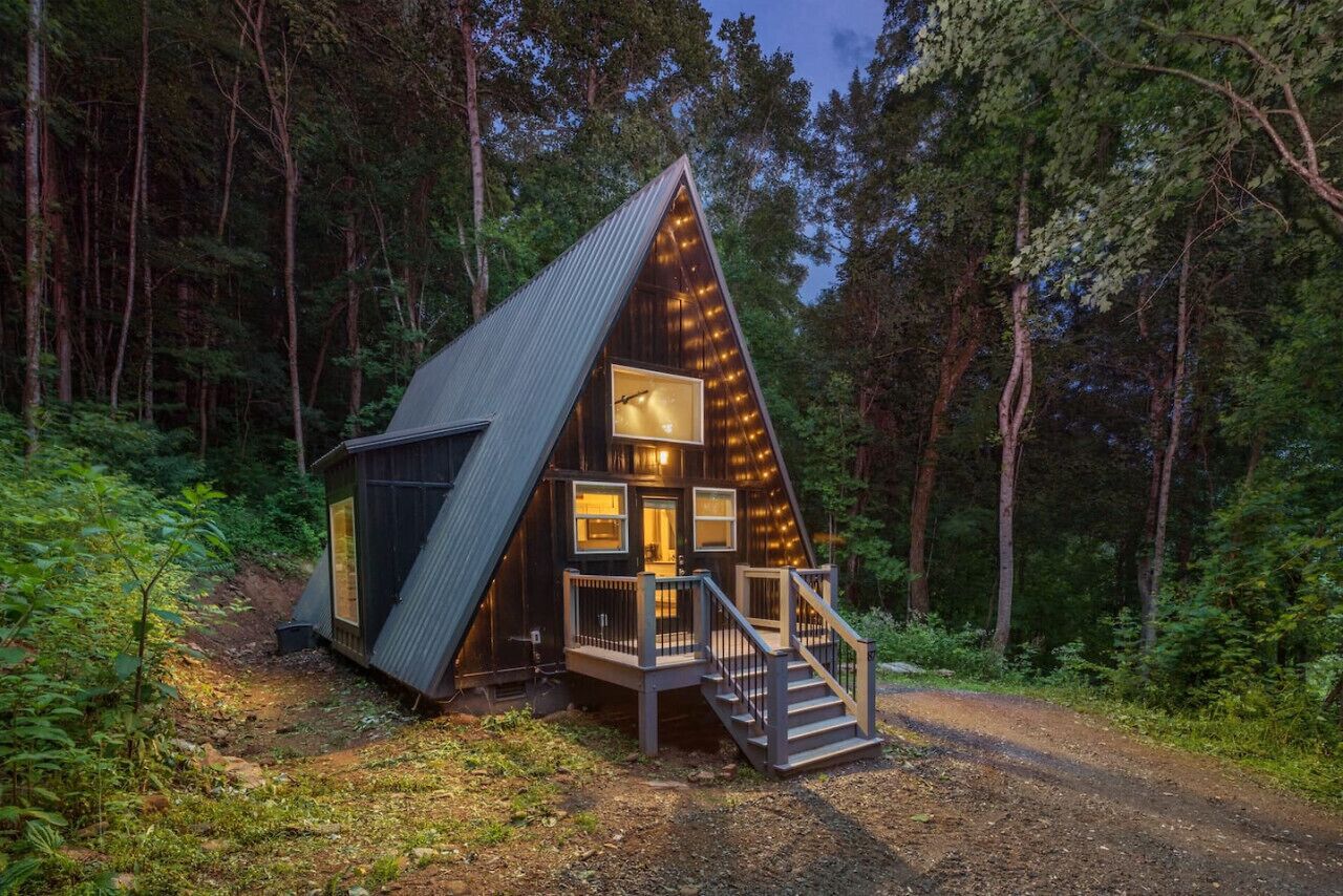 Spacious A-Frame! 15 min. From Downtown Asheville!