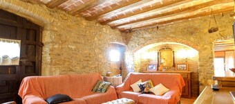 Fully equipped house for 10 with football field