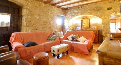 Fully equipped house for 10 with football field