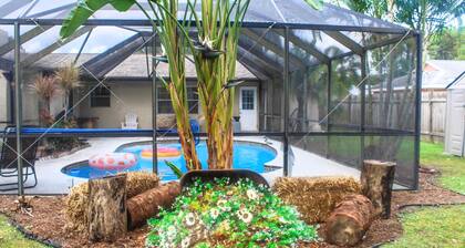 The Rustic Retreat: Heated Pool, Movie Theater, Event Rental !!