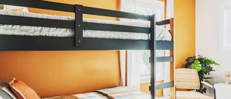 4 chambres, fer et planche à repasser, lit parapluie, Wi-Fi gratuit