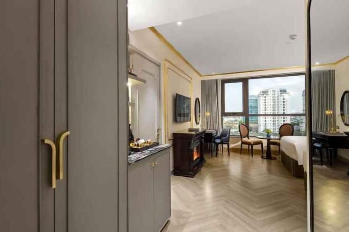 Colchones con pillow-top, minibar y caja de seguridad en la habitación