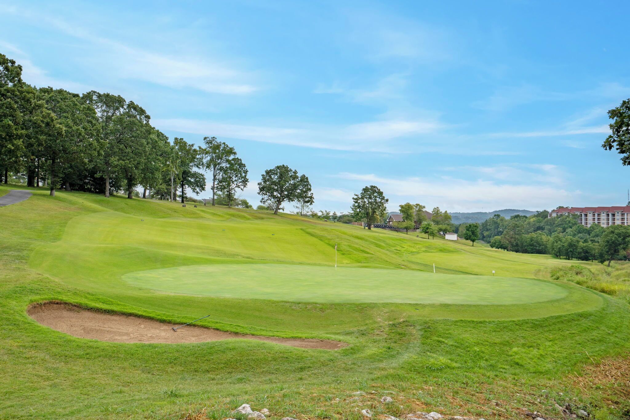Golf - 10BR Branson Lodge • Sleeps 32 • New Hot Tub • Near Hwy 76 (Branson)