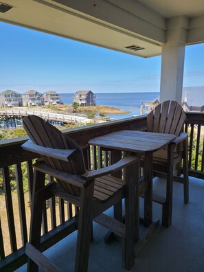 Outdoor dining - Croatoan's Lookout (Avon)
