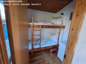 Room - Pure relaxation right next to the forest and only 750m to the beach in our Retro Chalet No. 3 (Kellenhusen)