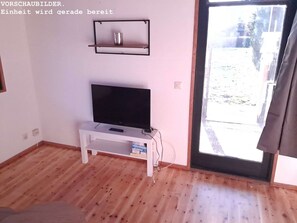 Interior - Pure relaxation right next to the forest and only 750m to the beach in our Retro Chalet No. 3 (Kellenhusen)