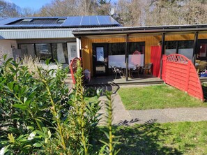 Outdoor dining - Relax right next to the forest & 750m to the beach (Kellenhusen)