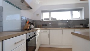 Private kitchen - Luxury detached three bedroom house with private drive and garden (Fife)