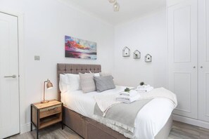 1 bedroom, desk, iron/ironing board, WiFi