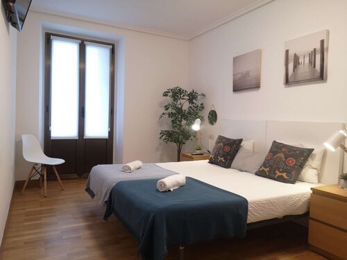 Apartamento amplio, a pie de la playa La Concha