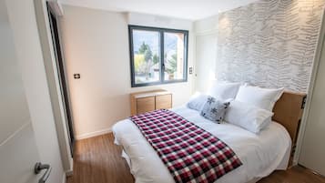 9 dormitorios, tabla de planchar con plancha, wifi gratis y ropa de cama
