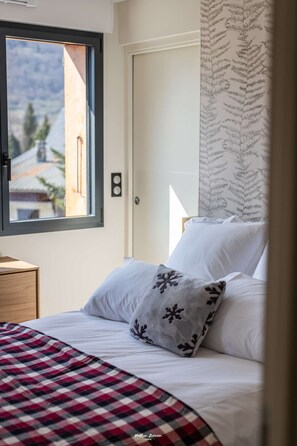 9 bedrooms, iron/ironing board, free WiFi, bed sheets