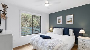 3 bedrooms, free WiFi, bed sheets - C-WEED - located in beautiful Smiths Beach (Smiths Beach)