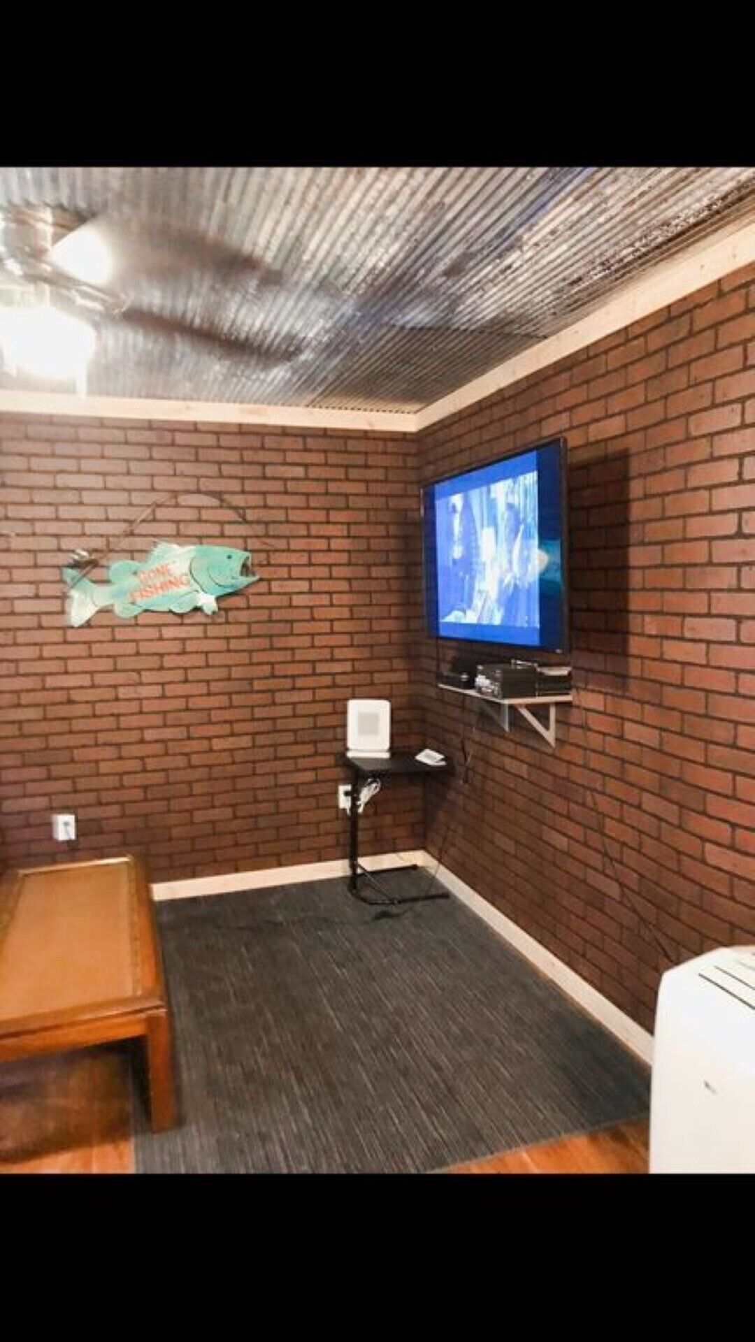 Pet friendly fisherman’s cabin 2 miles from the water