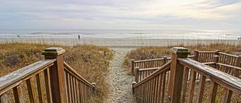 Am Strand, Liegestühle, Strandtücher