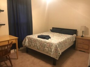 3 quartos, acesso à internet, roupa de cama