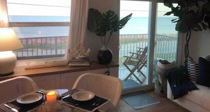 Luxurious Oceanfront Ormond Getaway