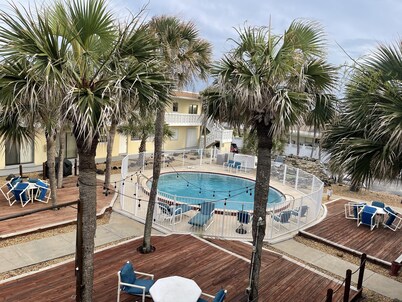 Luxurious Oceanfront Ormond Getaway